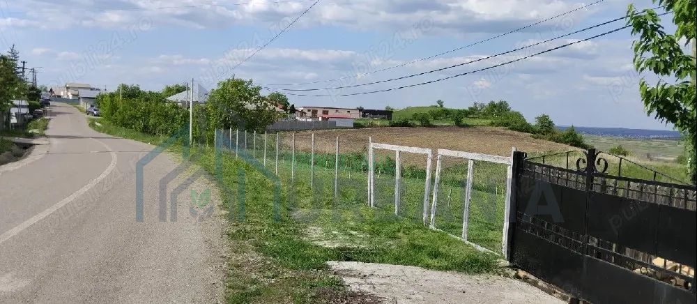 Teren intravilsn strunga - Poză 1