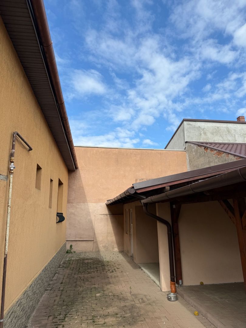 BRASADAS vinde casa 7 cam 11 ari teren renovată integral. - Poză 3