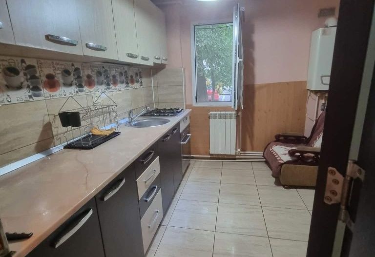 Apartament cu 2 camere  400euro  Podul de Piatra - Poză 1