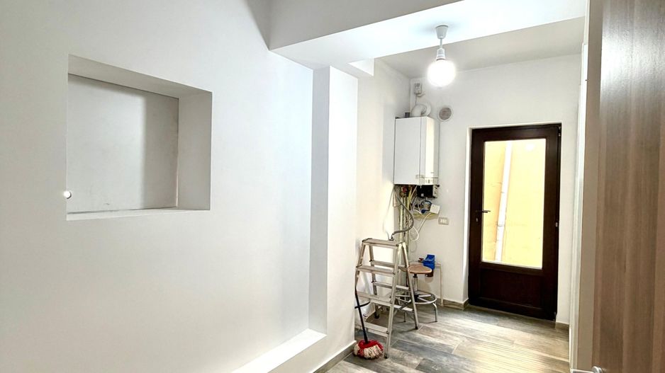 1100 e/ mp - Casa individuala  - 700 mp teren - la asfalt - Sacalaz - Poză 8