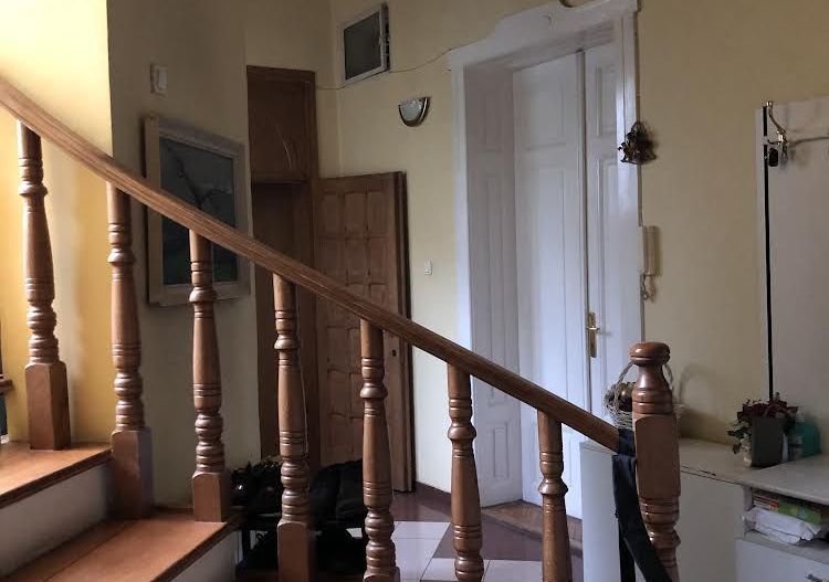 Vila generoasa,destinatii multiple - Poză 13