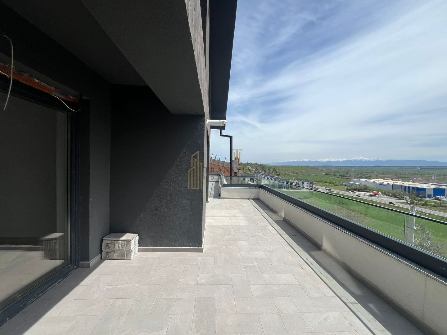 Apartament 4 camere, suprafata generoasa - Poză 15
