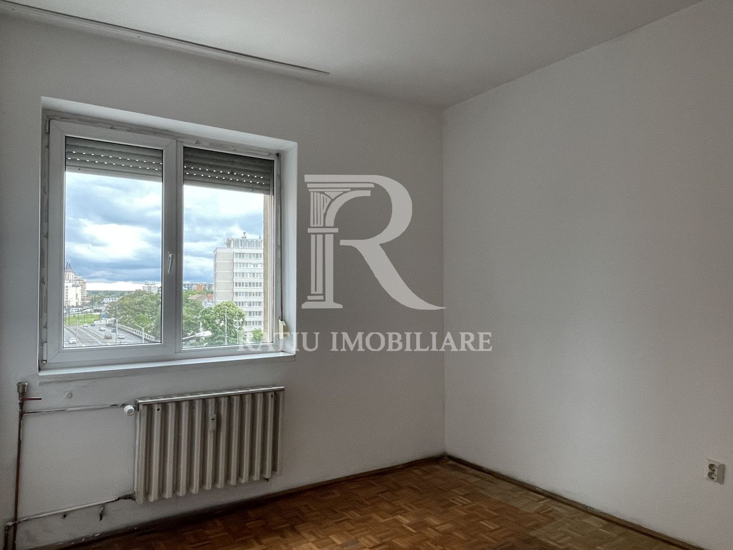 Apartament cu 3 camere | Magheru | Oradea - Poză 2