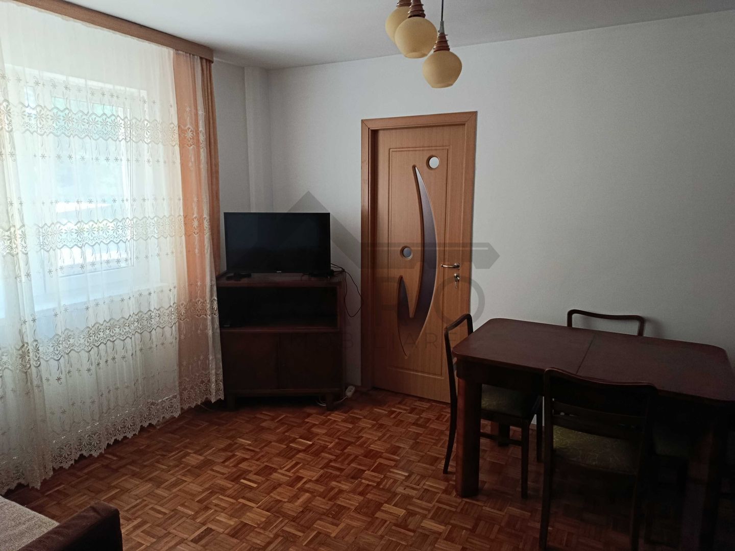 De inchiriat Apartament cu 2 camere - Poză 2