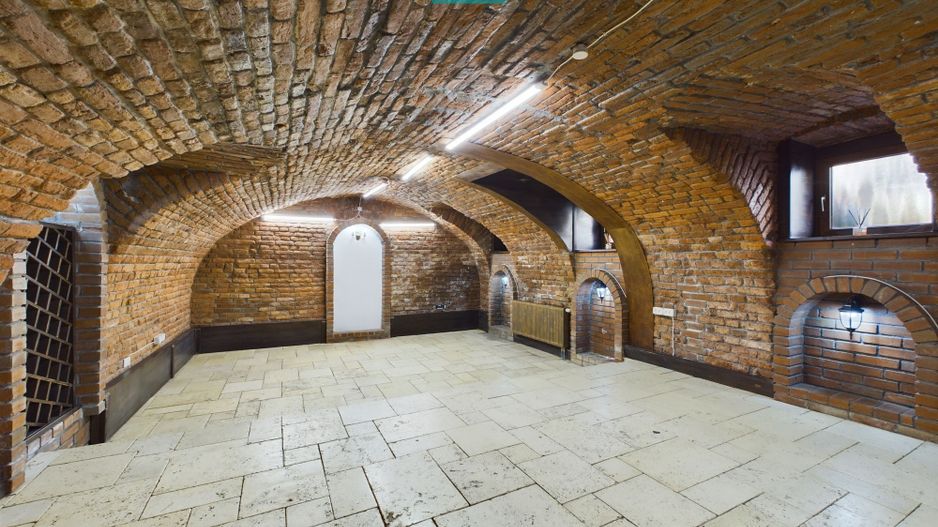 Spațiu Ultracentral Demisol de închiriat - Poză 1