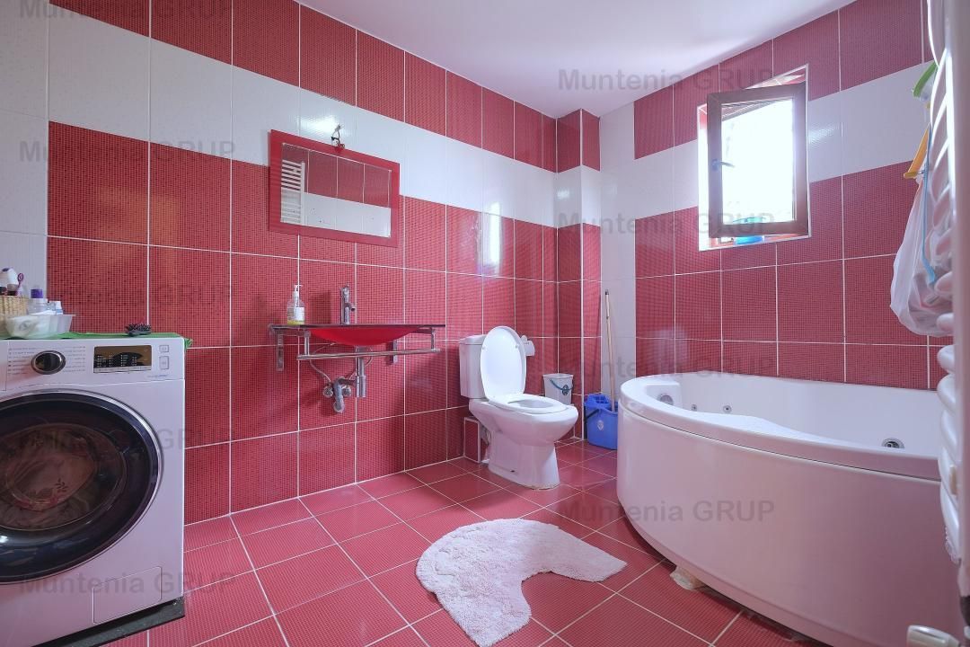 DOBROESTI - Str. Doinei, vila P+E+M, 6 camere, 3 bai cu fininsaje LUX - Poză 11