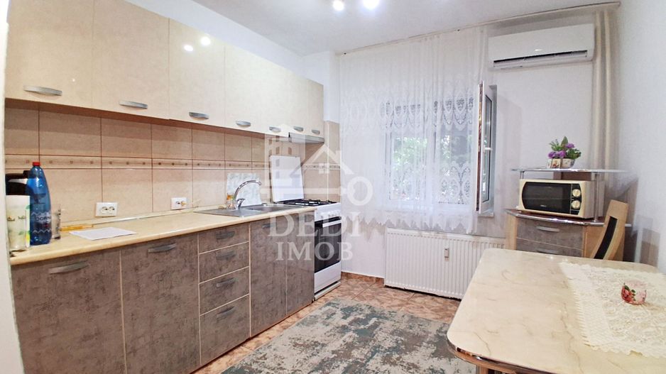 Apartament cu 3 camere de inchiriat zona Rogerius, Oradea - Poză 7