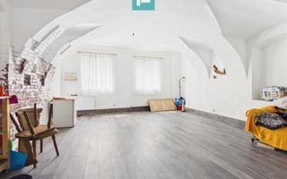 Casă cu 6 camere în zona Central - Poză 15