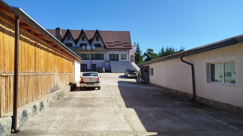 Pensiune + fermă piscicolă (sturion/caviar) | Saru Dornei/Sarisor - Poză 1