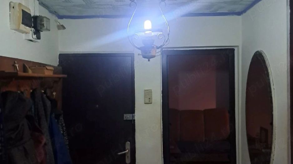 🔑 Vanzare apartament 3 camere, 80 mp, Etaj 1 – Piața Titan (Sălăjan) - Poză 4
