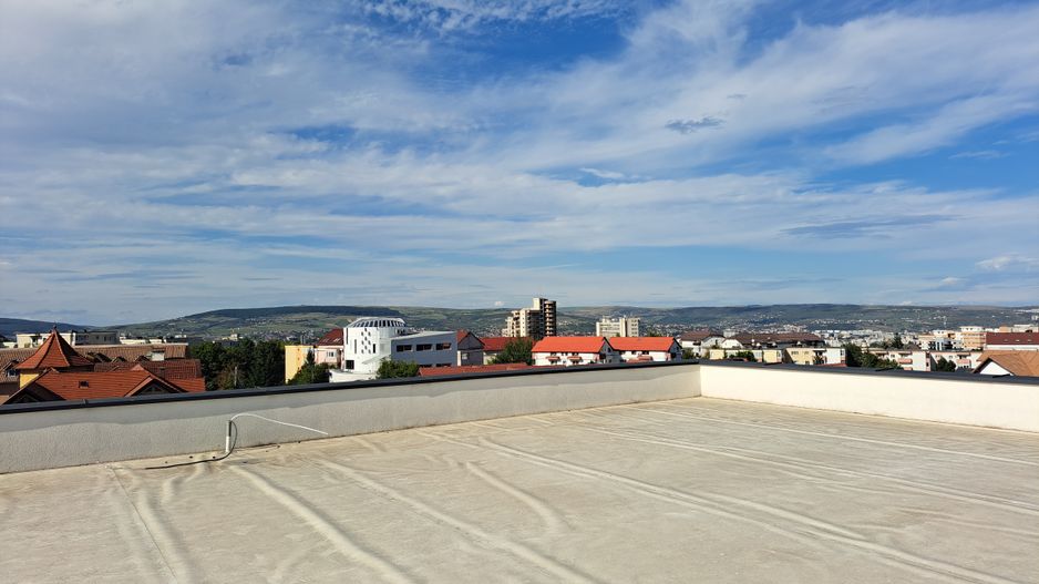 Penthouse 150 mp utili+ terase 200 mp+ 2 parcari subterane +curte 120 mp - Poză 2