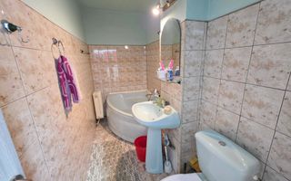 Apartament 3 camere, 65 mp utili, 2 bai, etaj 2, Cetate, zona Stadion - Poză 8