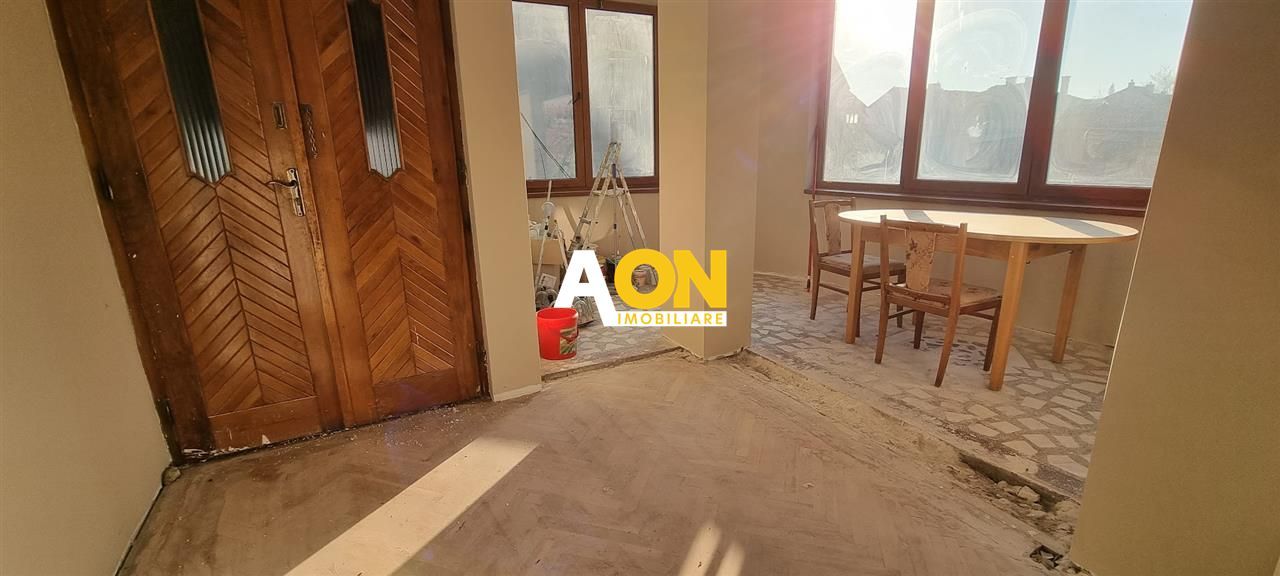 Spatiu Comercial Renovat cu Curte Interioara 7 Euro/mp - Poză 2