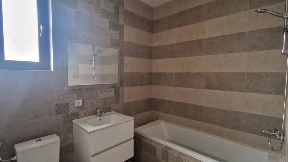 Apartament 3 camere 64 mp + loc de parcare Lunca Cetatuii 95000 euro - Poză 6