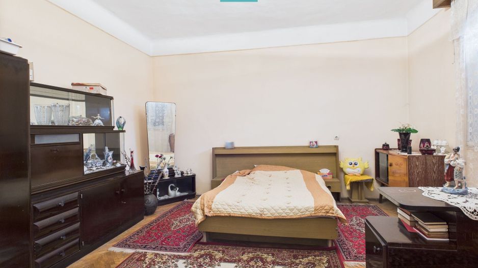 Casă cu 3 camere pentru investiții în Grădiște - Poză 4