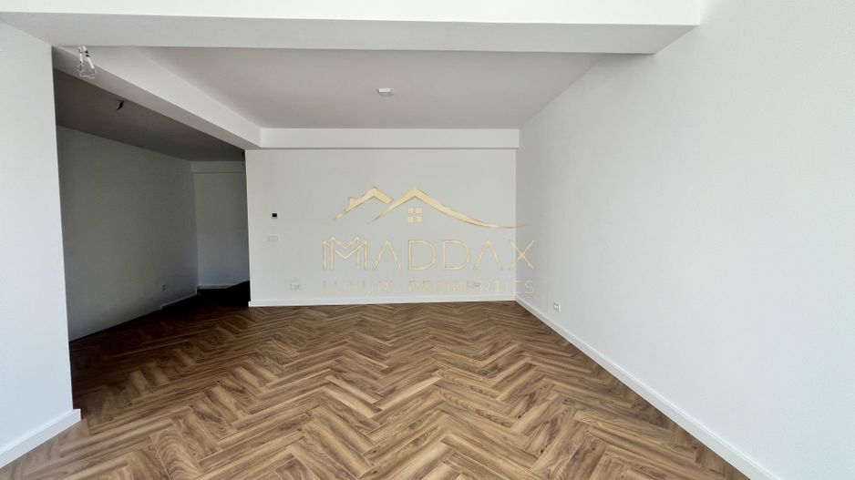 Vilă **6 camere  **451mp // Zona Iancu Nicolae - Poză 72