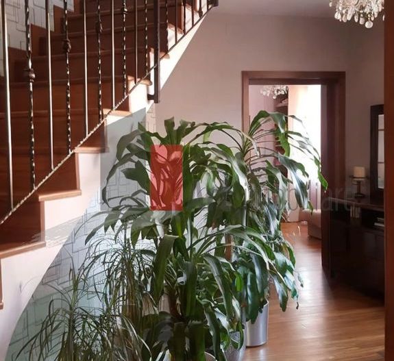 O vilă cu suflet, în inima unei oaze urbane,  D+P+2-190 mp utili - Poză 1