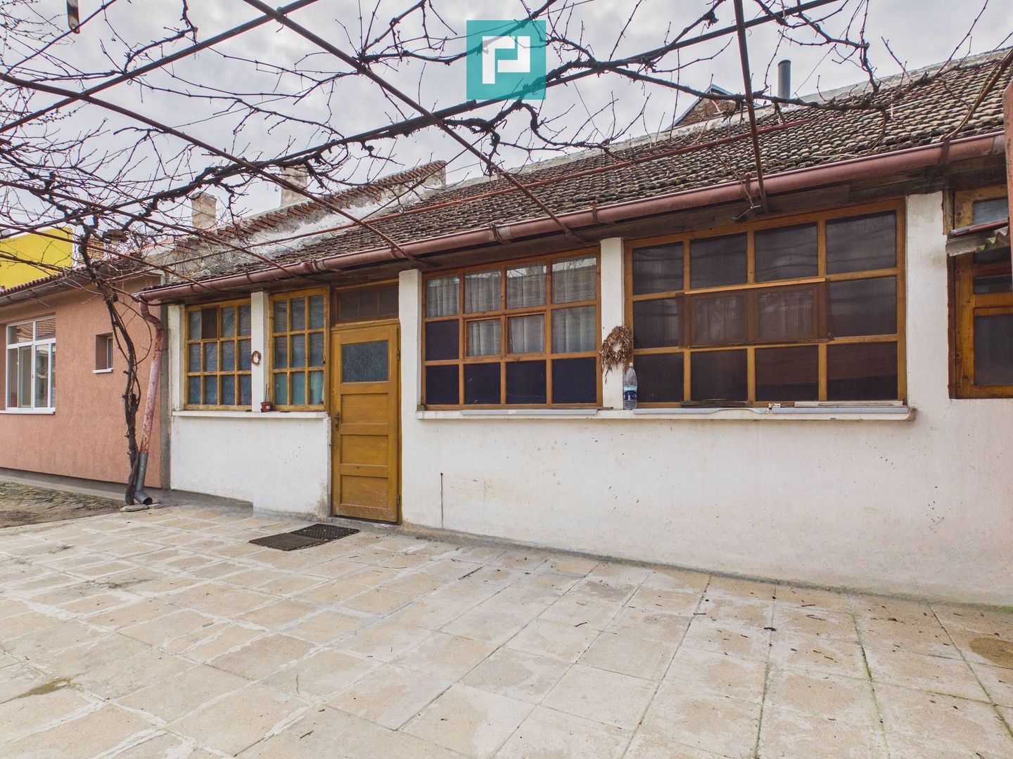 Apartament la curte comună în Aradul Nou - Poză 2