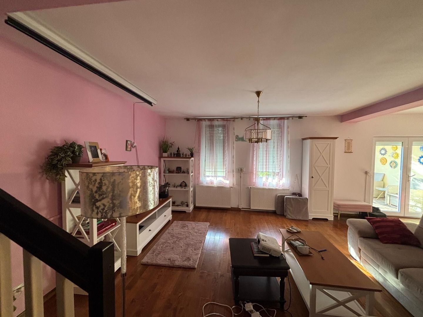 Vila deosebita aproape de padure - Poză 25