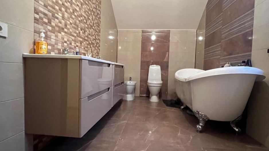 Casa individuala pozitie foarte buna si teren generos - Poză 13