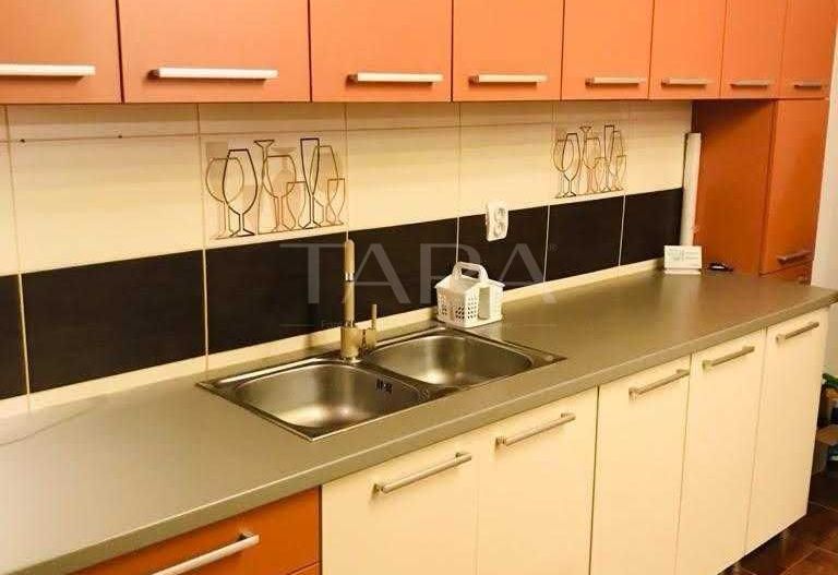Apartament cu 3 camere, parcare cu CF, balcon 10 mp, zona Eroilor. - Poză 3