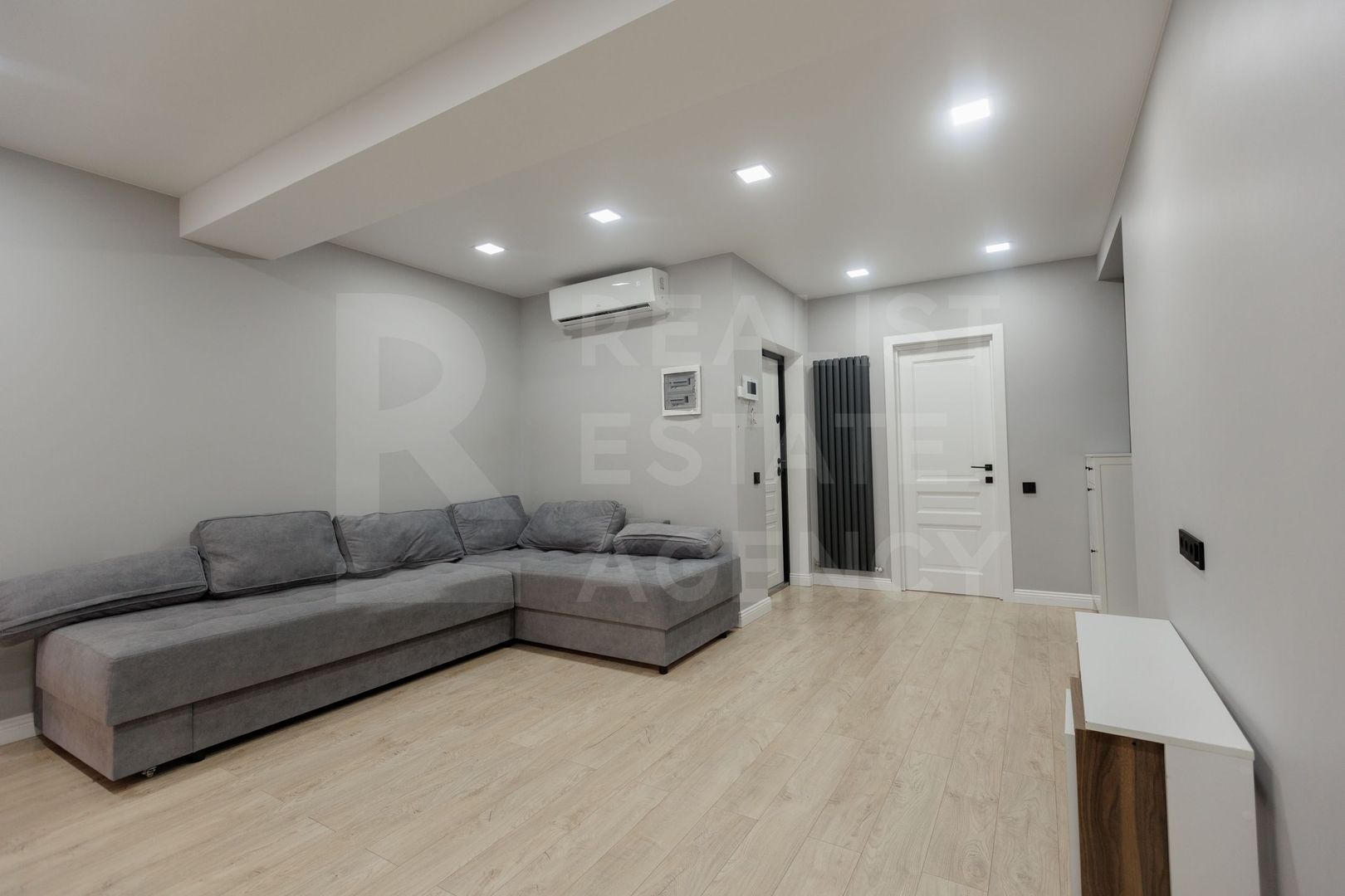 Vânzare, apartament, 2 camere+living, str. Alexandru Cel Bun, Ialoveni - Poză 5