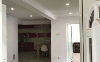 CASA cu 2 imobile în zona centrala - Poză 2