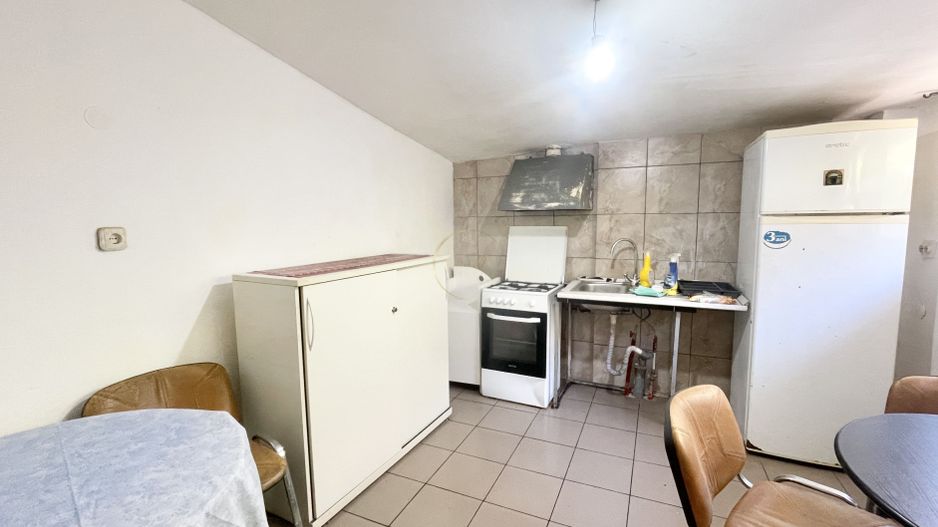 Casa 2 camere - Lipovei | centrala proprie | PENTRU FIRME/MUNCITORI/STRAINI - Poză 6
