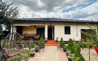 Parter cu structură pentru etaj, curte amenajată și organizare impeca - Poză 4