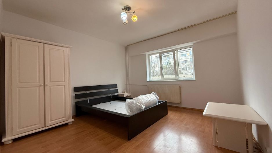 Chirie, apartament, 1 camera, 30 mp, Traian Lalescu Oradea. 250 E/lună - Poză 1