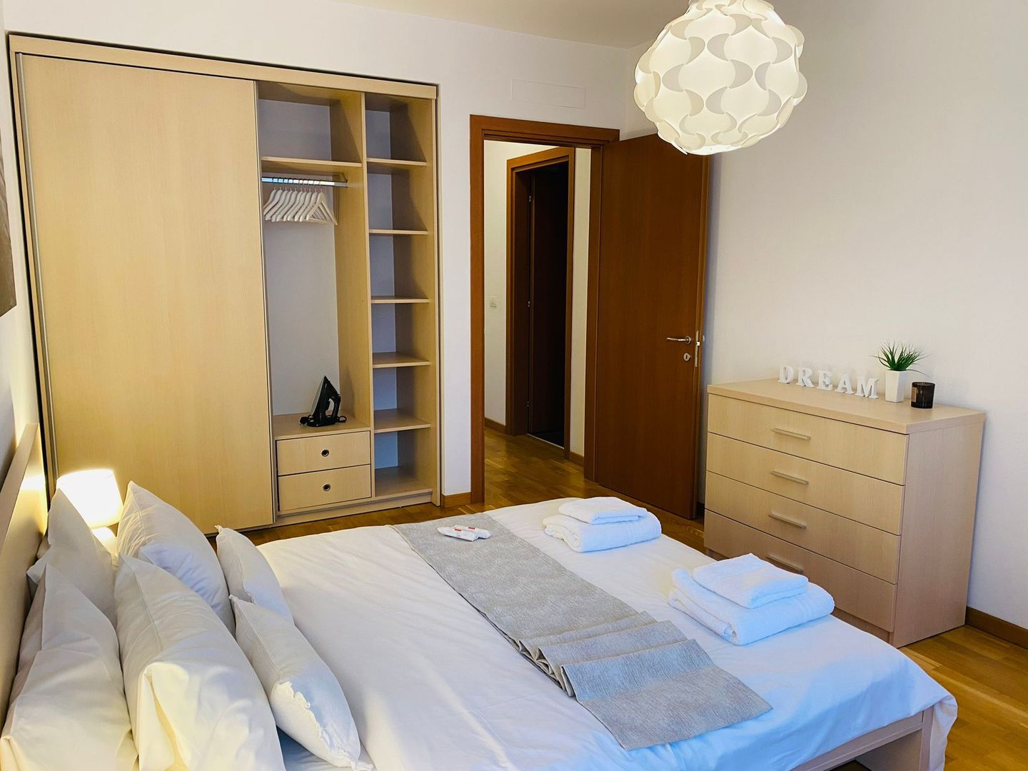 Apartament cu 3 camere si loc de parcare subteran - Poză 9