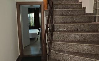 Vila cu 10 camere,pretabil compartimentare in 2 unitati separat,ASTRA. - Poză 17