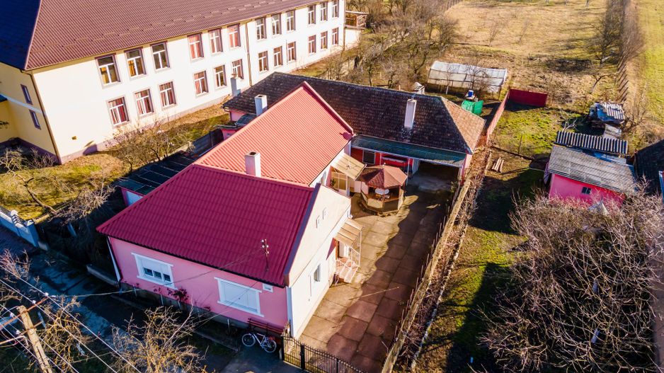 Casă deosebită, în centrul localității Târnova - Poză 9