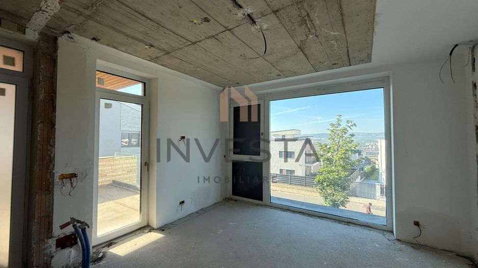 Casa moderna cu terasa panoramica de 40 mp, zona Voronet, Iris - Poză 12