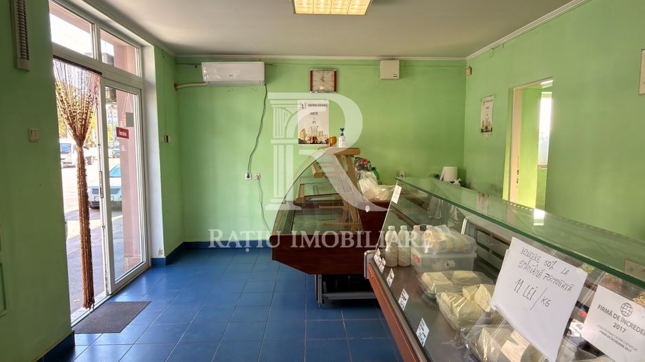Casă cu spațiu comercial la stradă | Curte | Grădină | Oradea - Poză 5