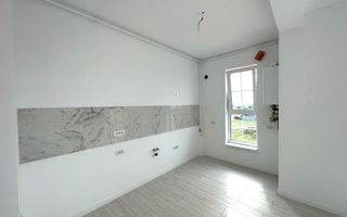 Etaj 1. Bloc la asfalt. Balcon mare. Loc de parcare. - Poză 4