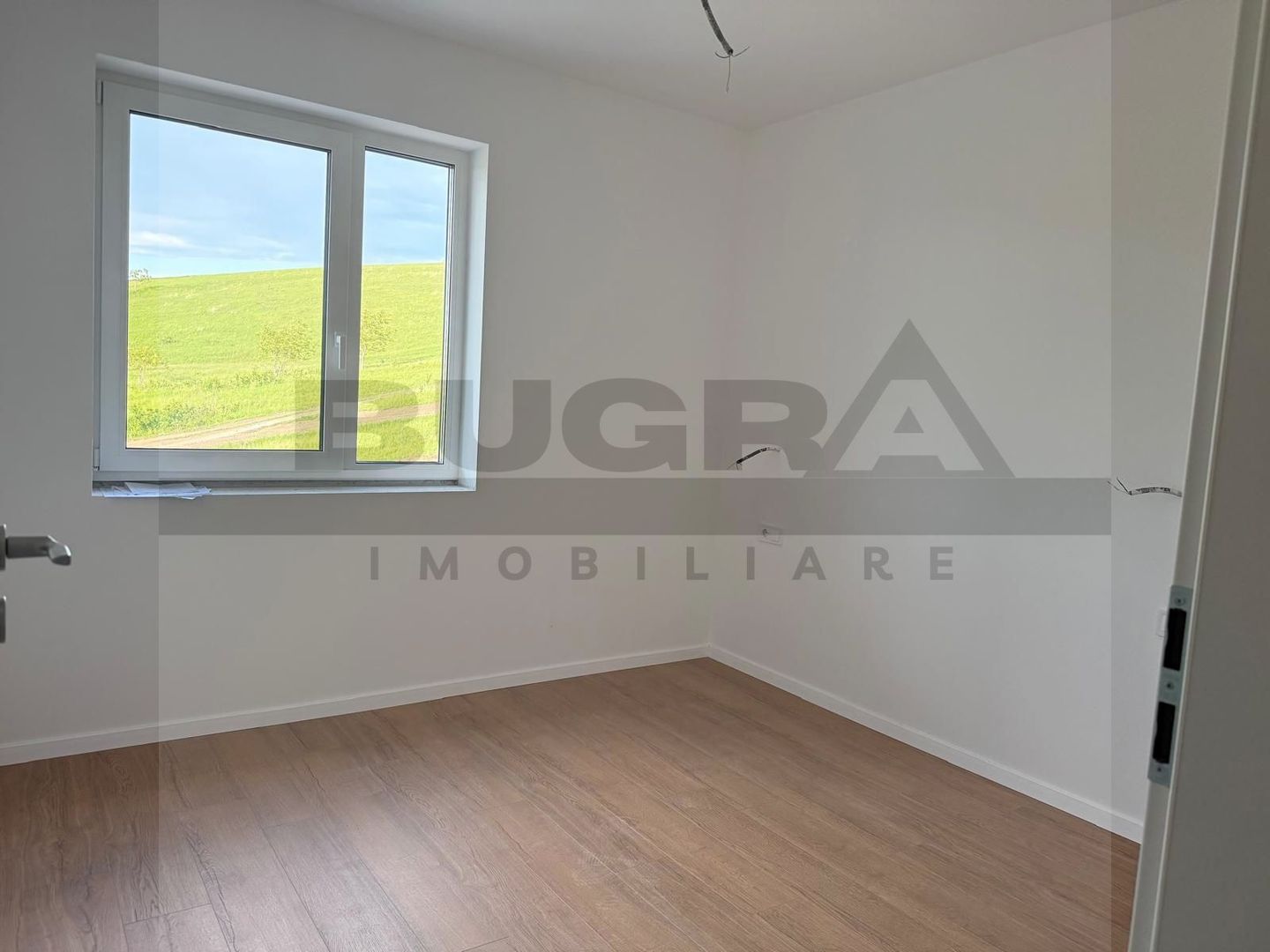 Apartament de 3 camere finisat, bloc nou, parcare, zona Penny Apahida - Poză 4