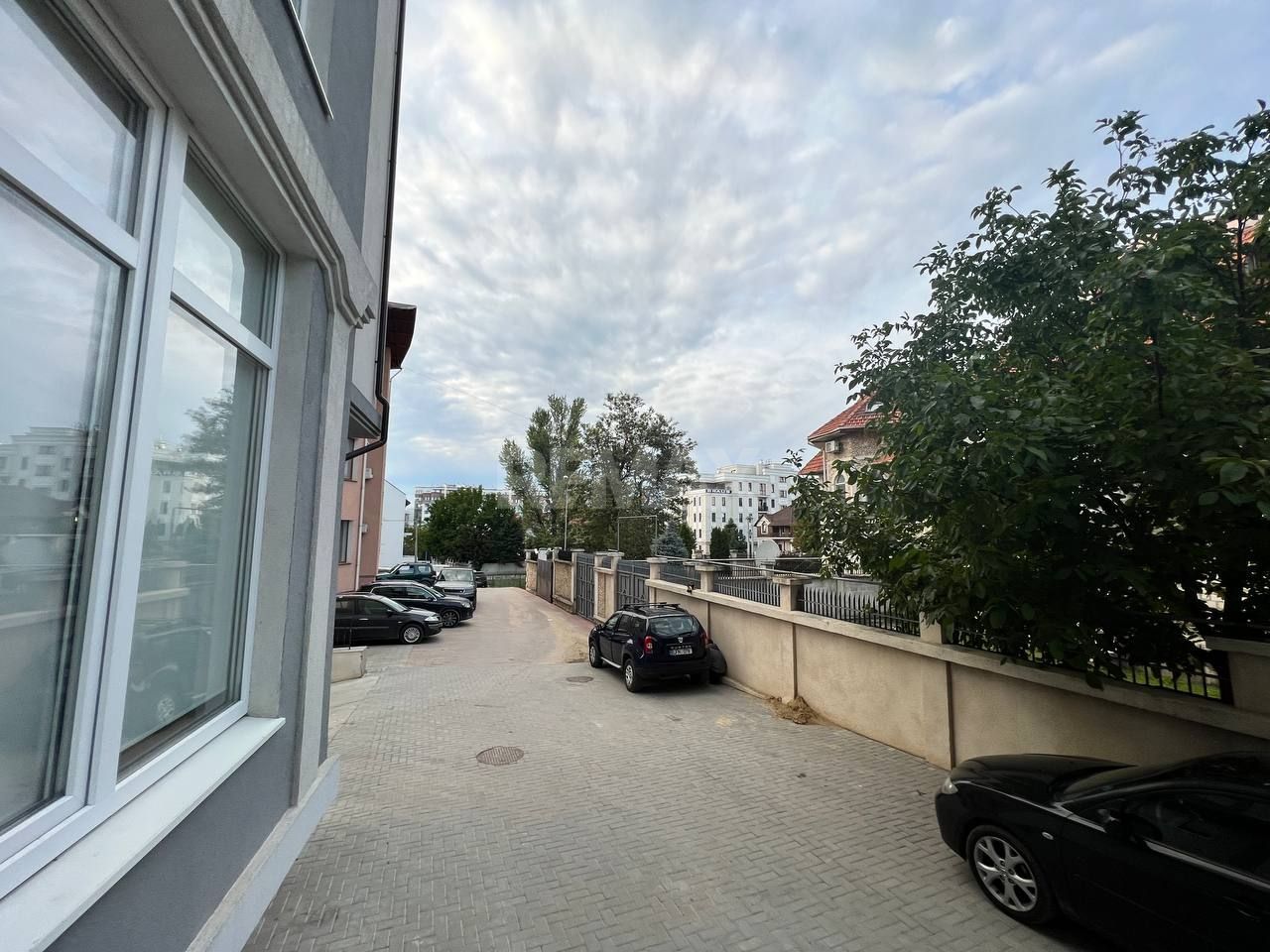 Apartament cu 3 camere de vânzare - Poză 16