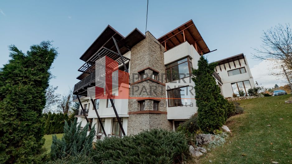 Pensiune  în Bran, sat Poarta – Afacere la cheie, locație premium - Poză 1