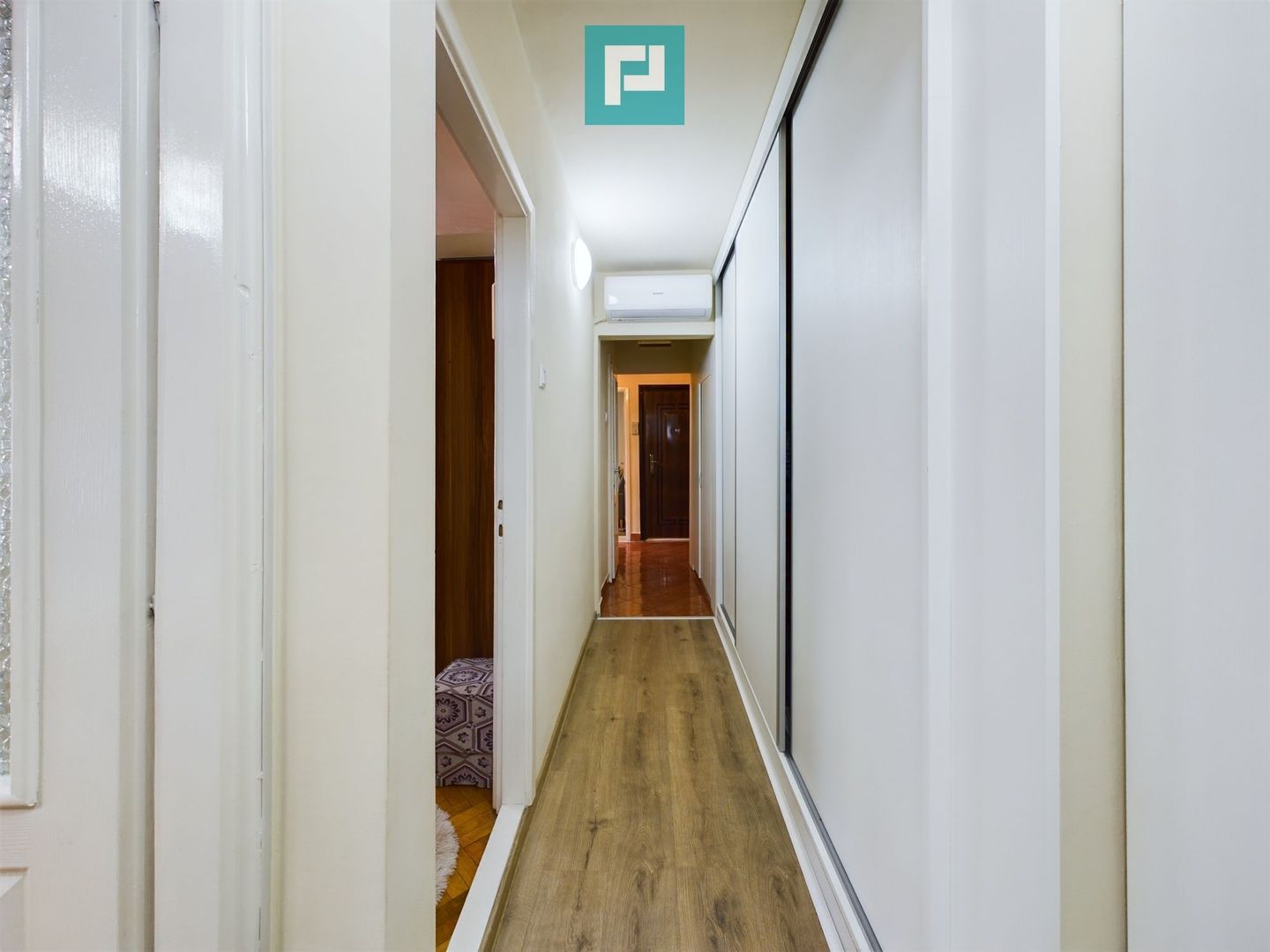 Apartament cu 3 camere în Alfa - Poză 3