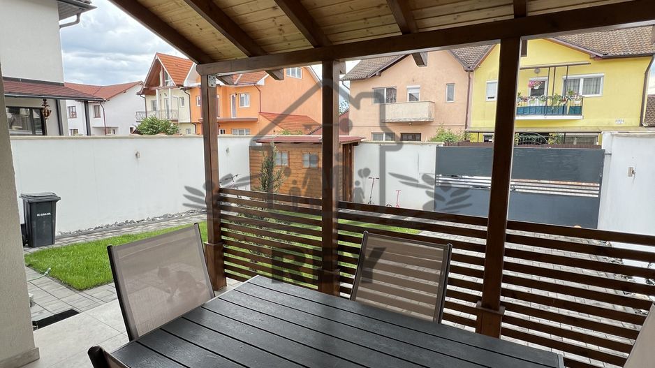 Casă de tip triplex la vânzare 6 camere /Șelimbăr /Secția 1 de Poliție - Poză 17