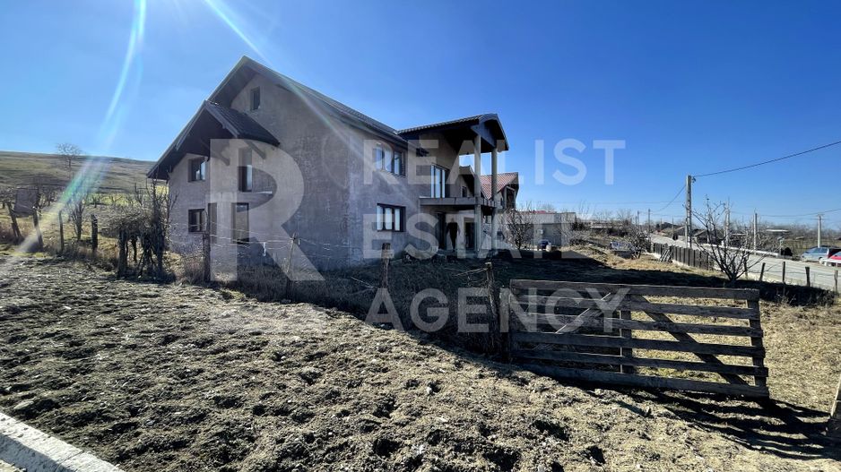 Vilă de vânzare, 253 mp util, teren 1000 mp, Rediu Mitropoliei - Poză 2