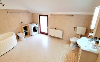 Oferim spre inchiriere, casa deosebi cu 4 camere,2 garaje,zona Soarelui-Braytim - Poză 17