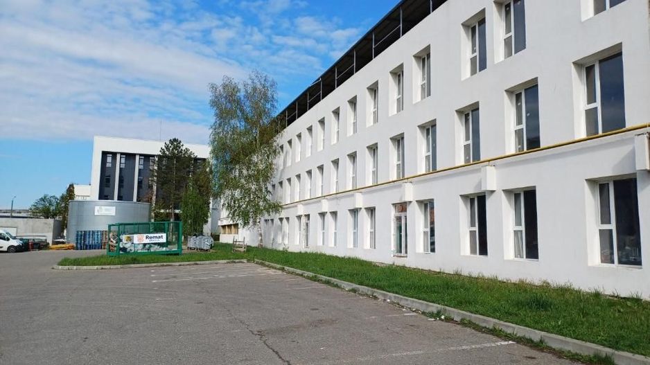 Garsoniera Str Poienelor, zona Carpatilor. - Poză 1