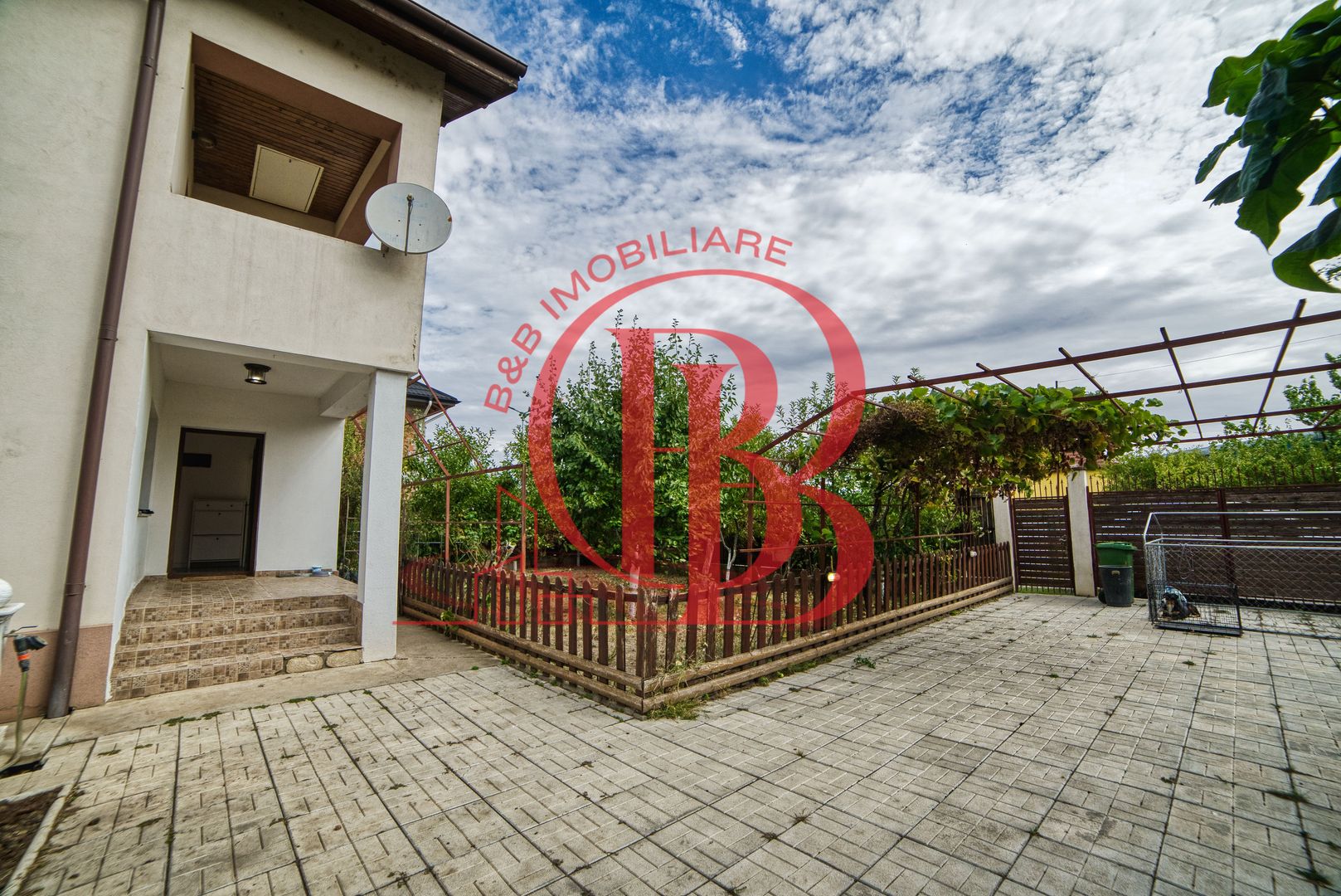 Casa complet mobilata 5 camere 3 bai curte generoasa - Poză 8