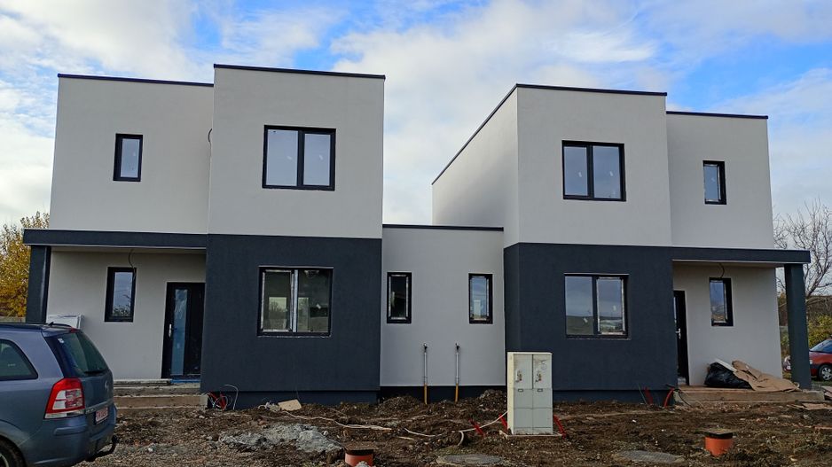 Sanandrei Duplex cu Perete Dublu, Proiect Modern - Poză 1