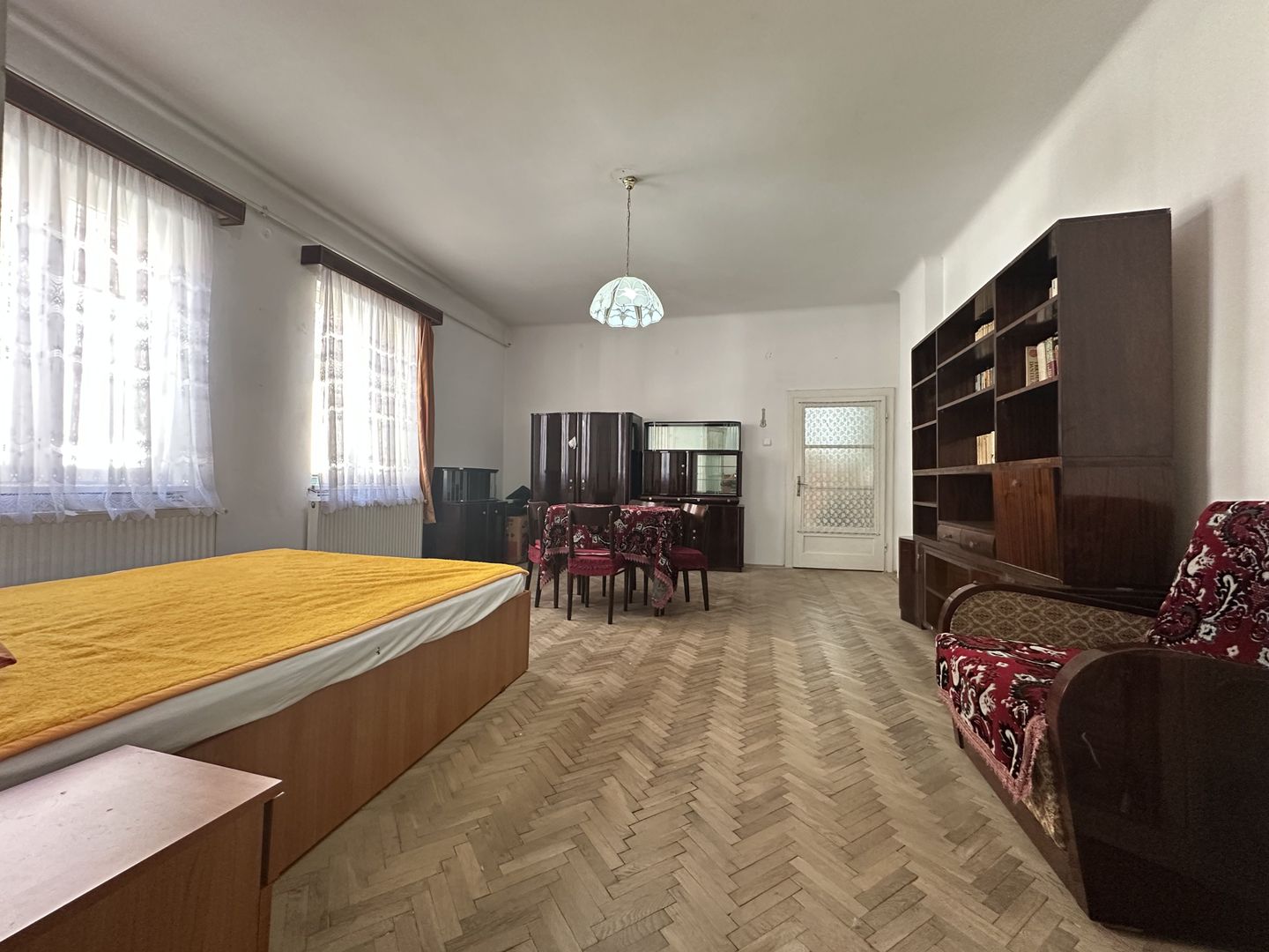Apartament in casa spațios la doar 5-7 minute de Centrul Istoric - Poză 8