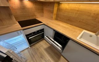 Garsoniera moderna, renovata, cu vedere panoramică – Parcul Tractorul, Brașov - Poză 9