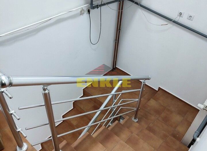 Vila 5 camere , zona Petru Rares -demisol+parter+etaj , pret negociabil ! - Poză 10