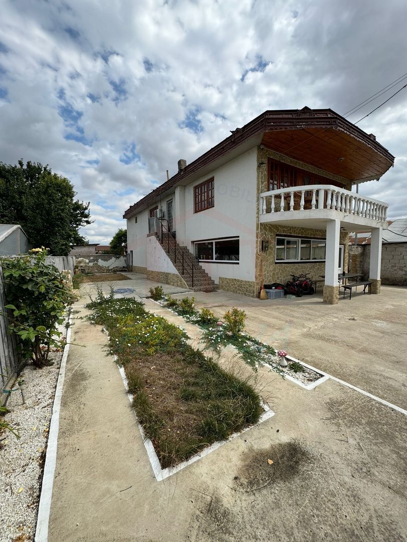 🏡 PROPRIETATE CU POTENȚIAL COMERCIAL ȘI LOCUINȚĂ | 62.000 € - Poză 1